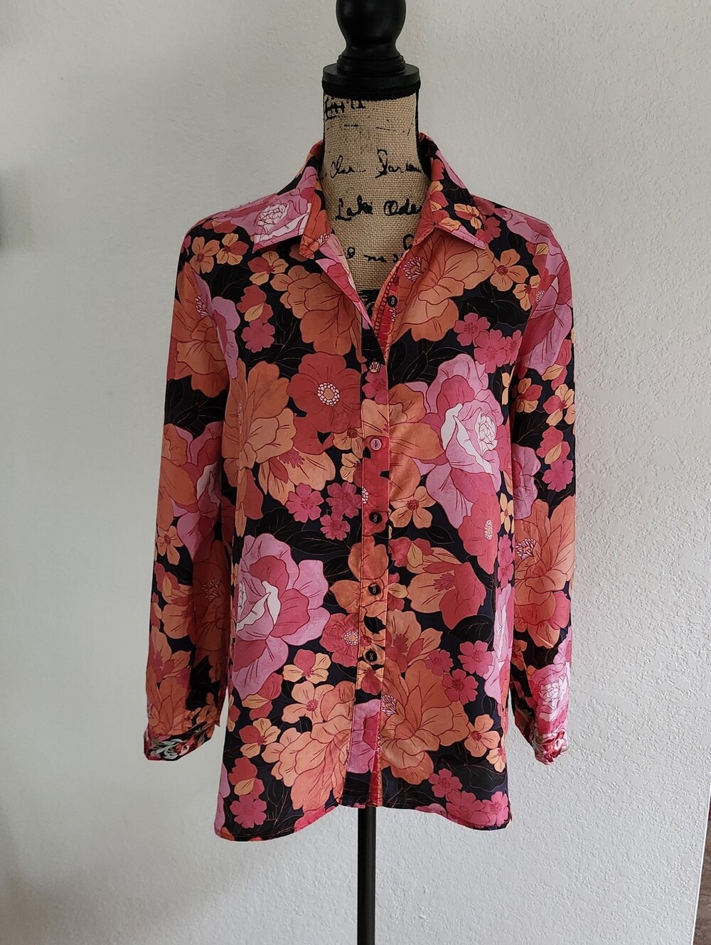 Johnny Was Becca 100% Silk Embroidered Button Down Top Sz M